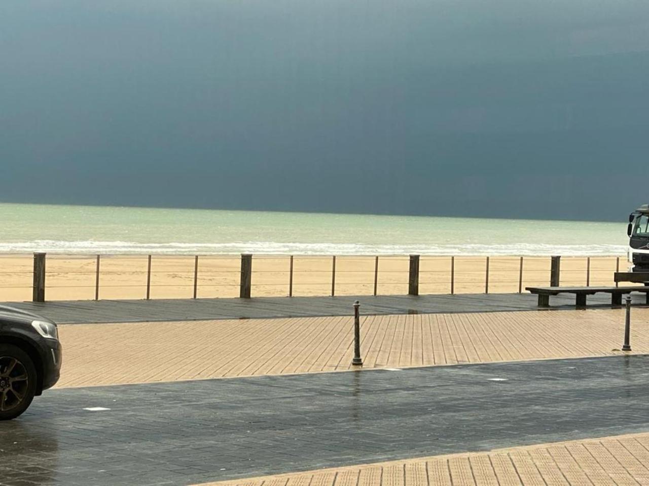 Spacious Apartment With Sea View Ostende Kültér fotó